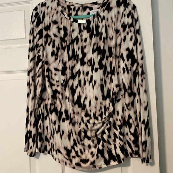 Calvin Klein - Picture 3 of 3